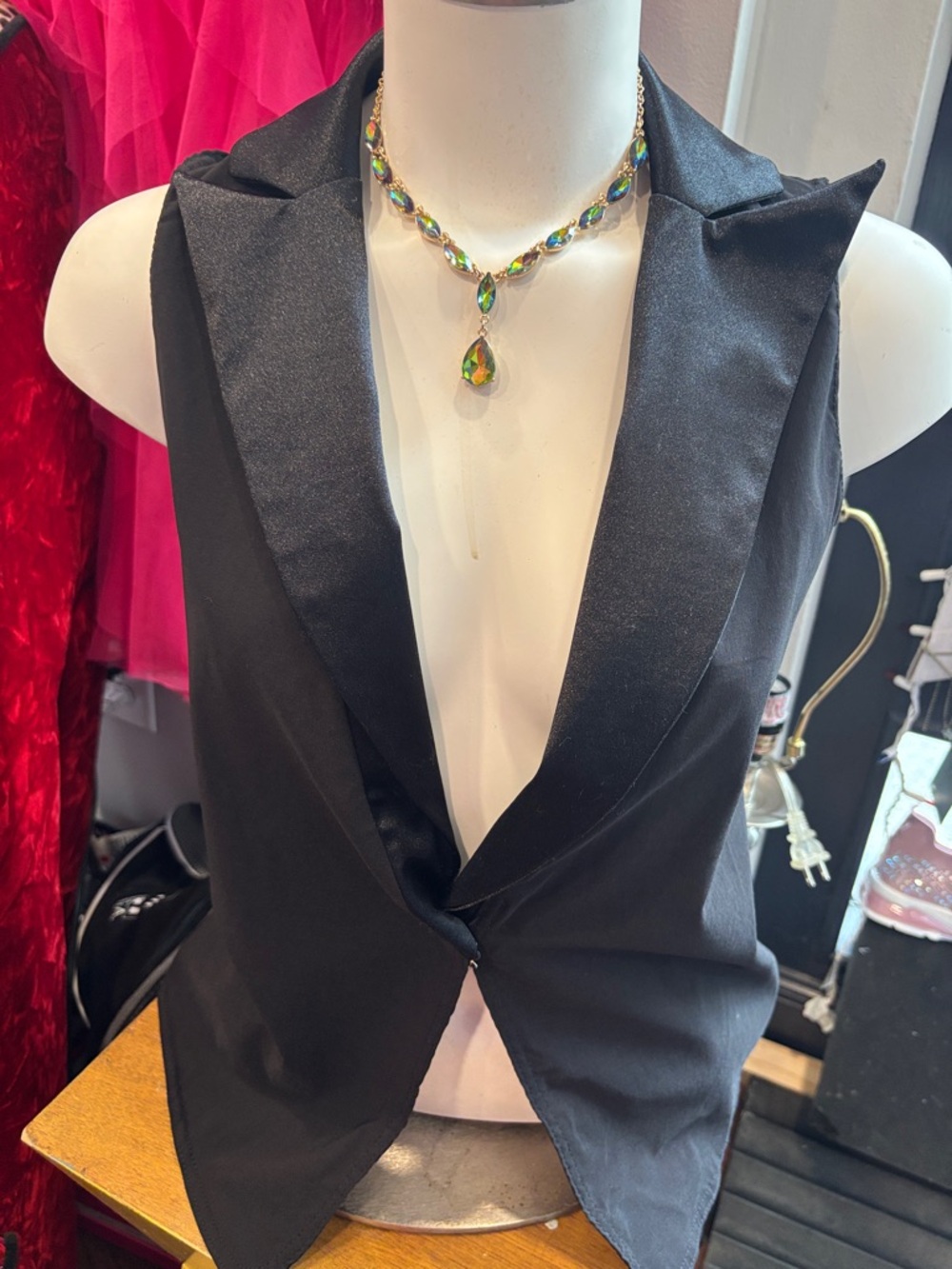 Black Satin Lapel Sleeveless Vest